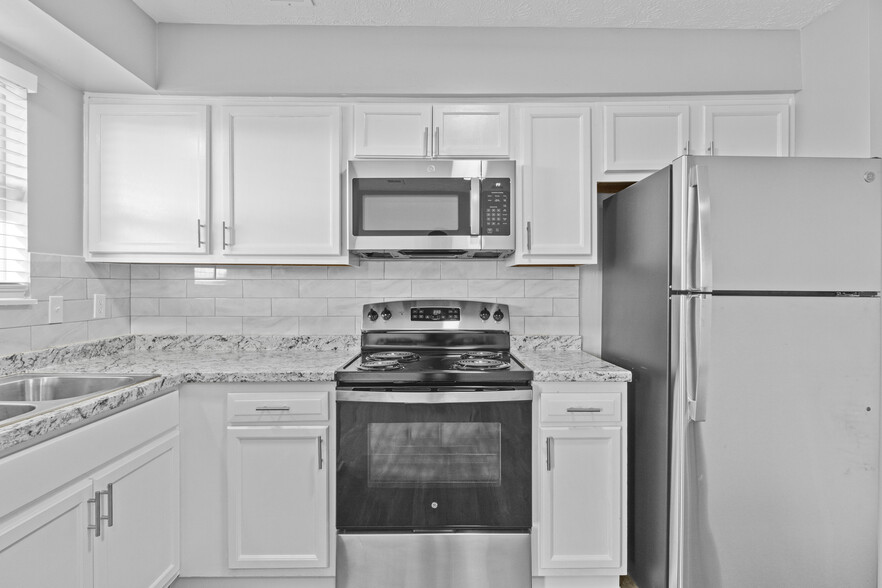 Townhouse Kitchen - Mt. Tabor Apartments