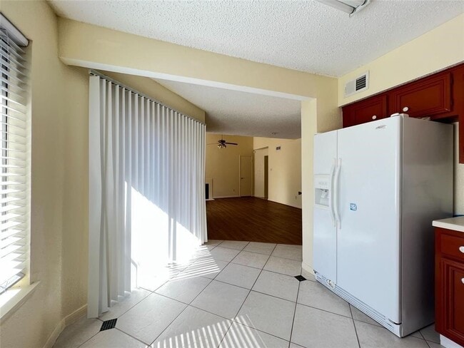 Building Photo - 12400 Overbrook Ln
