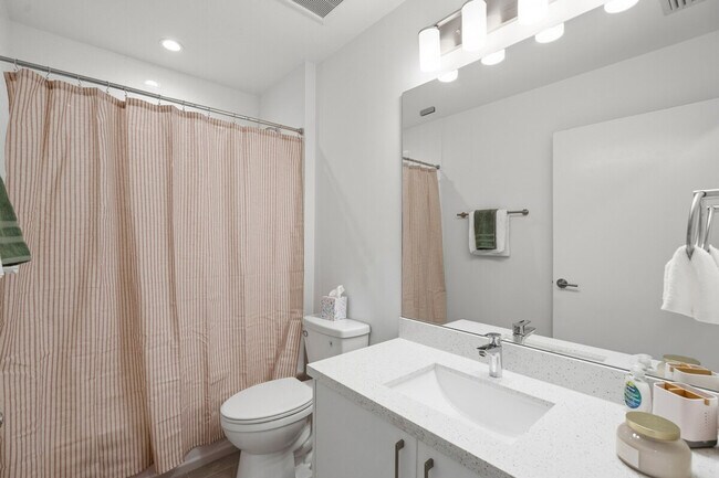 Building Photo - 1235 SW 27th Ave