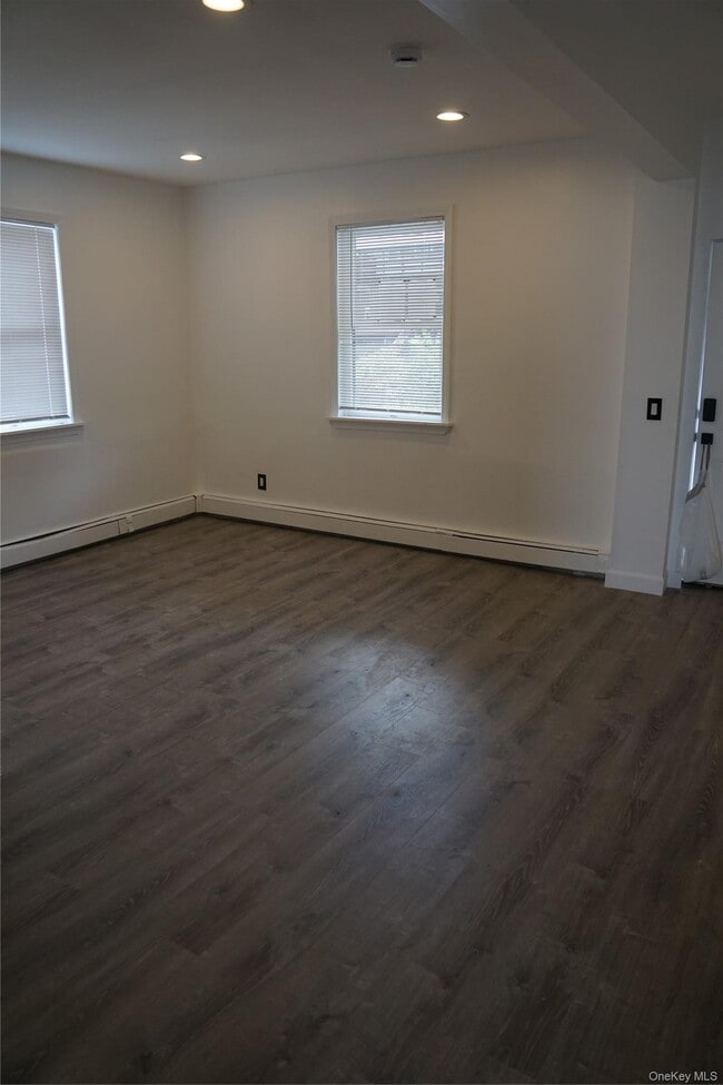 Building Photo - 70 Dobbs Ferry Rd