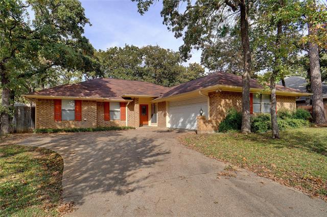 Primary Photo - 2813 Woodpath Ln