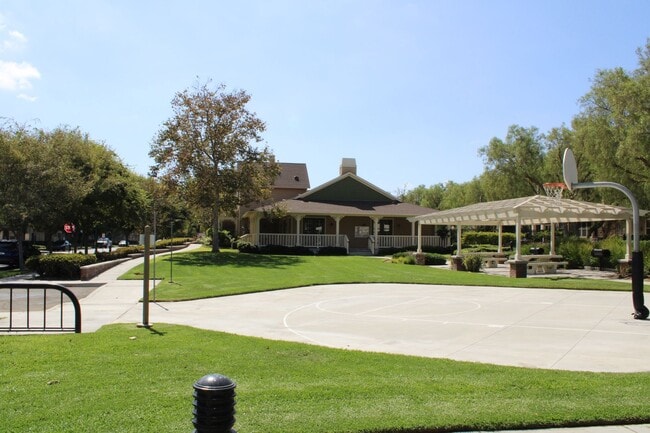 Building Photo - 2 Story home 3 Bedroom, 3 Bathroom Tustin Field.