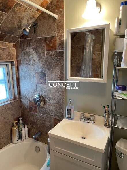 Building Photo - 12 Shepherd Ave