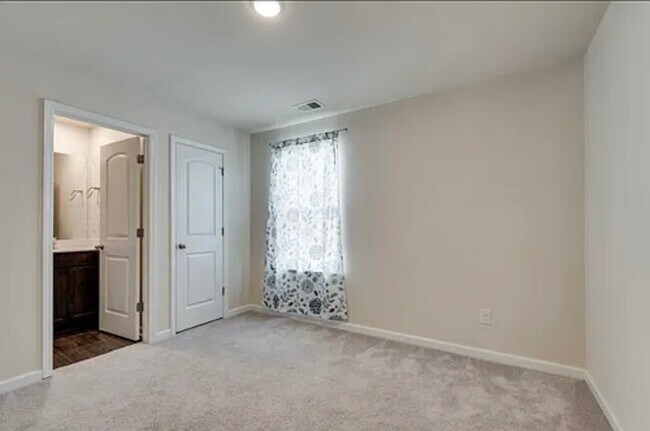 Building Photo - 1007 Glen Marcus Dr