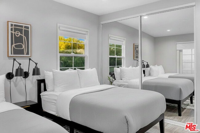 Building Photo - 5147 Fulton Ave