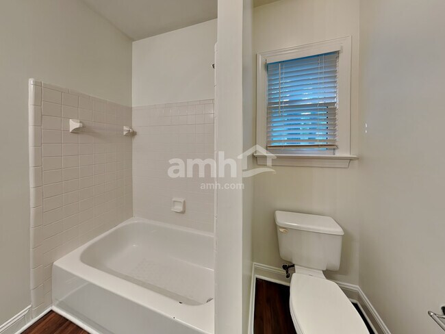 Building Photo - 8005 Red Oaks Trl