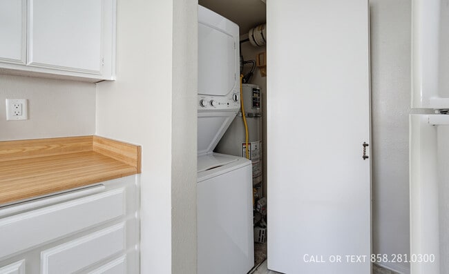 Building Photo - 9356 Twin Trails Dr