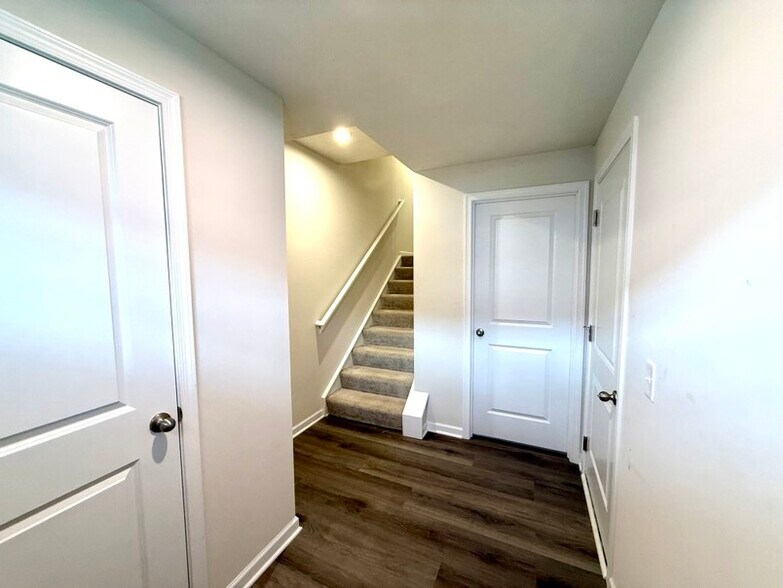Building Photo - 114 Slate Ridge Dr