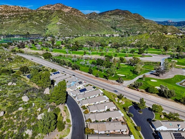 Building Photo - Beautifully Maintained 2 Bed / 2 Bath Home in Gated West Village Community