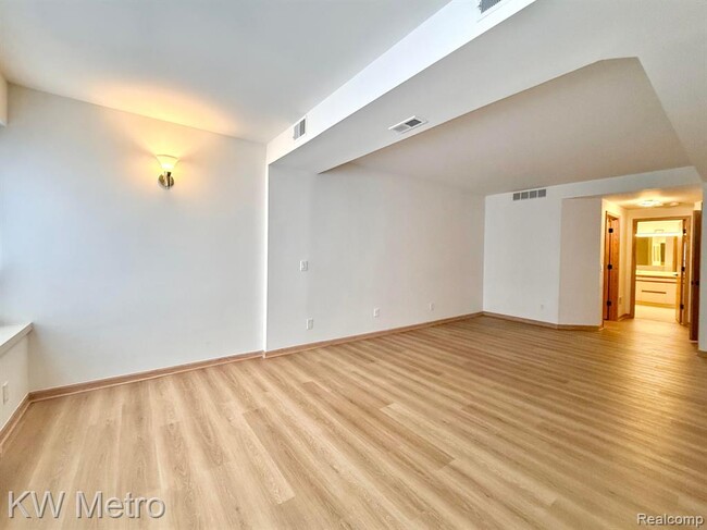 Building Photo - 969 GreenView Ct