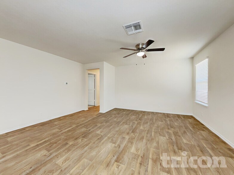 Building Photo - 15406 Shortwing