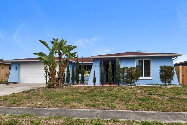 Building Photo - 5633 Mirada Dr