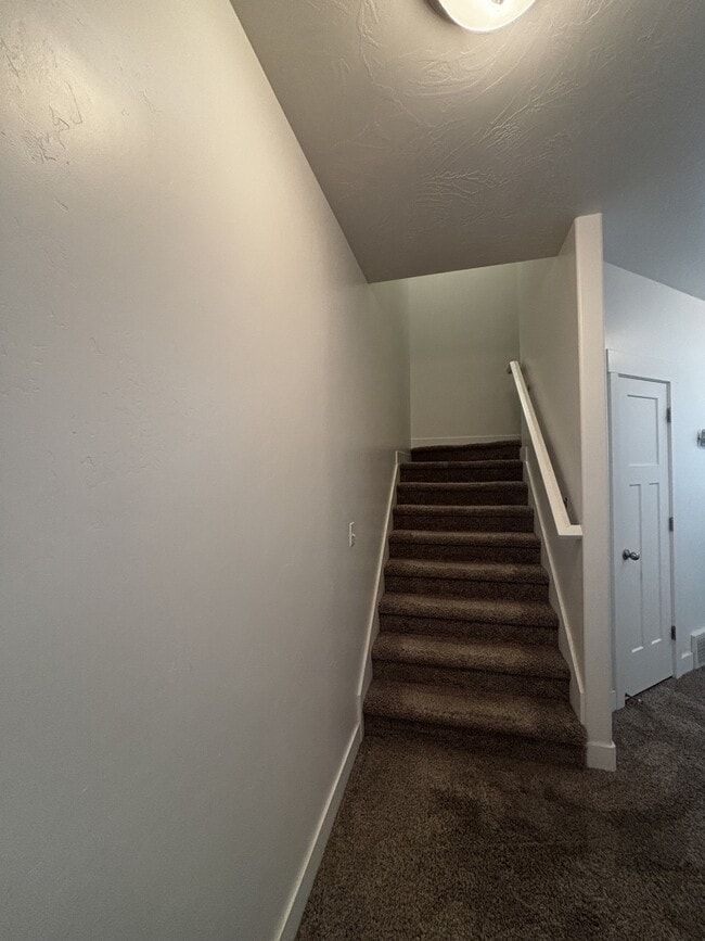 Building Photo - 7538 N Cottage Ln