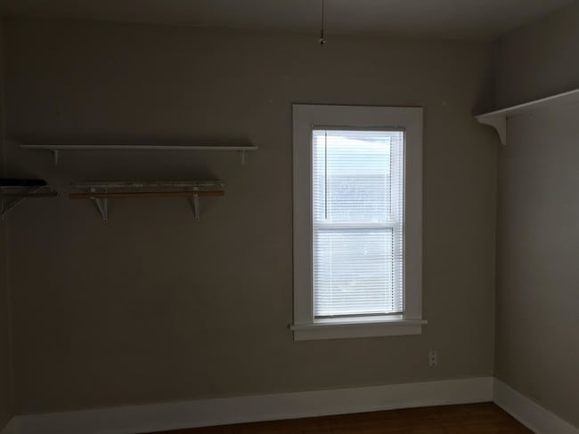 Building Photo - 211 3rd Ave NE