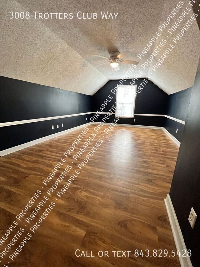 Building Photo - 3008 Trotters Club Way