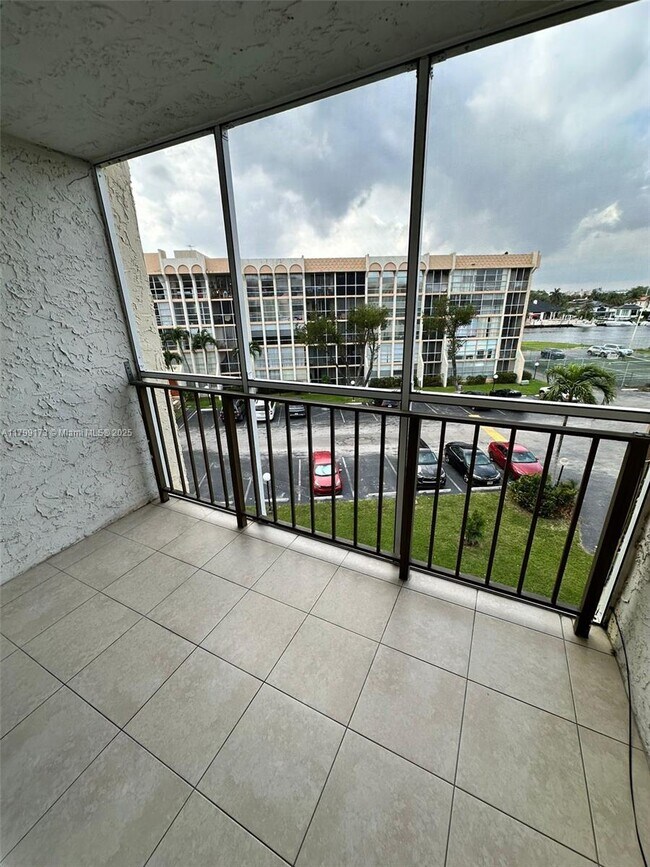 Building Photo - 701 Three Islands Boulevard