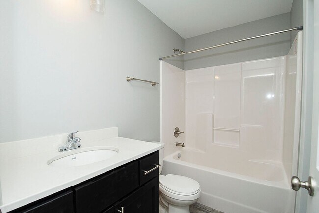 Building Photo - Charming Townhome in South Bismarck