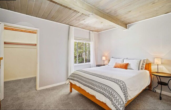 Building Photo - OPEN HOUSE 5/1   12-2pm. .Modern & Comfort...