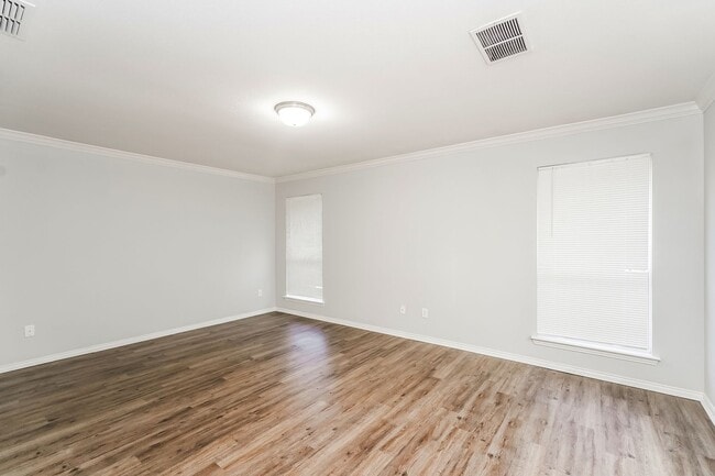 Building Photo - Newly Renovated Single Family Home | 4 BR/2BA | Oversized yard