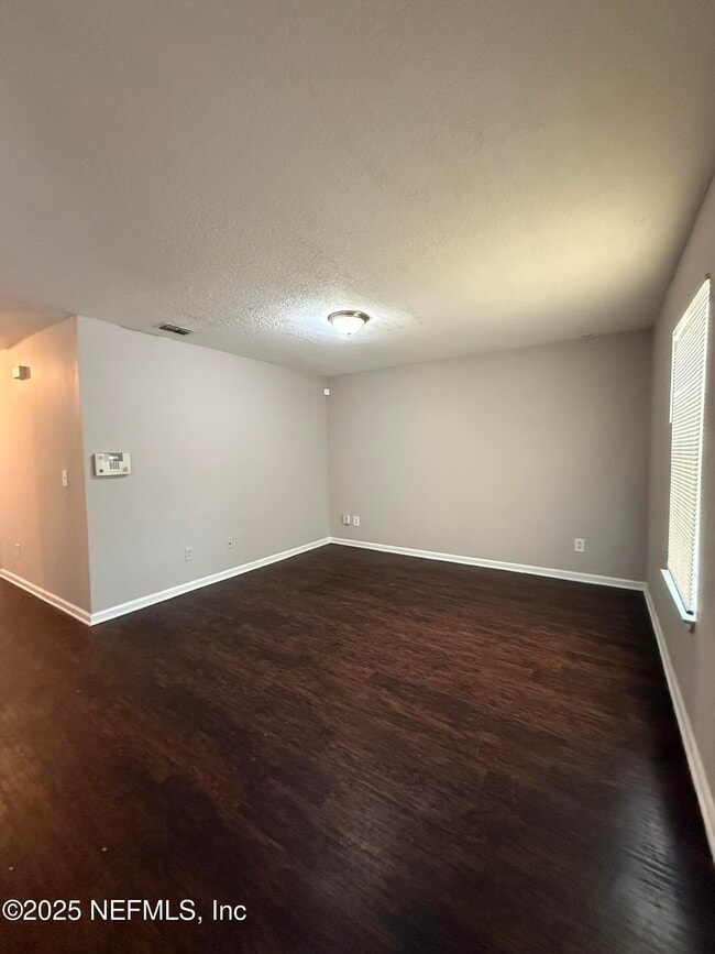 Building Photo - 6625 Vermillion St