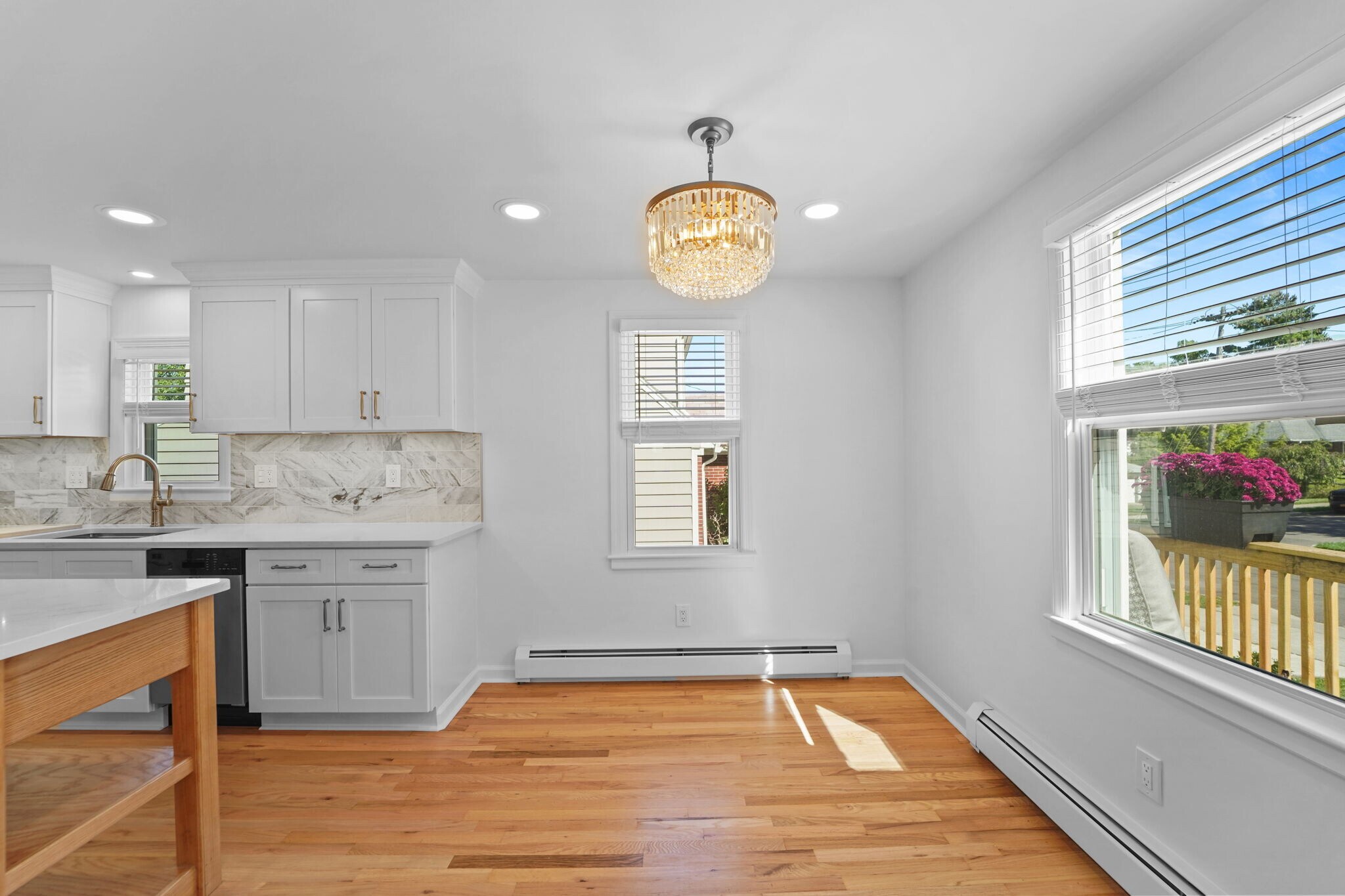 Building Photo - 116 Mary St