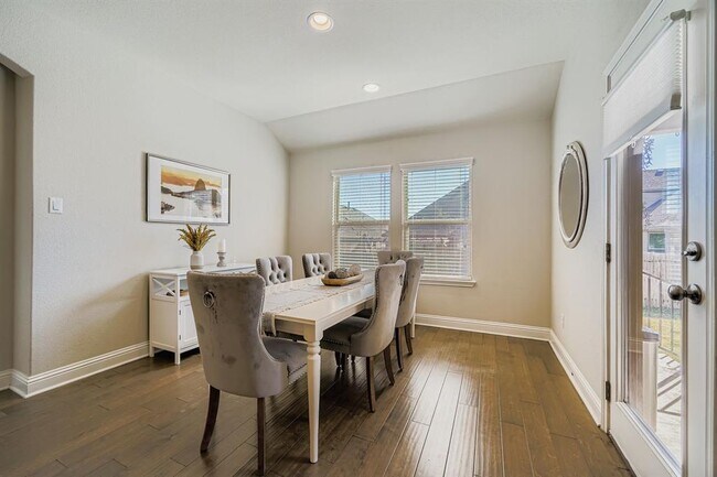Building Photo - 3313 De Torres Cir
