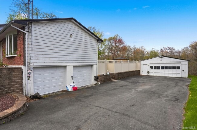 Building Photo - 14 Feitsma Ln