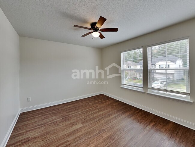 Building Photo - 3109 Creek Village Ln