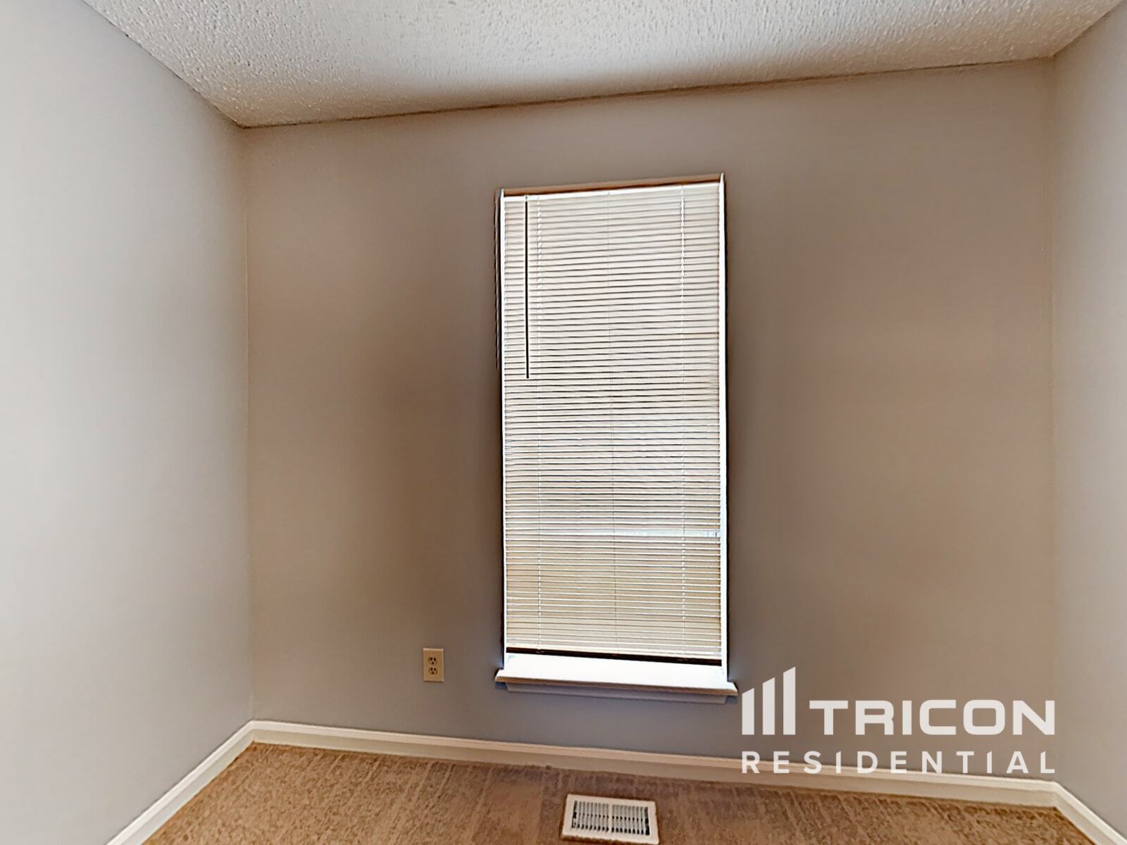 Building Photo - 225 Salusbury Ln