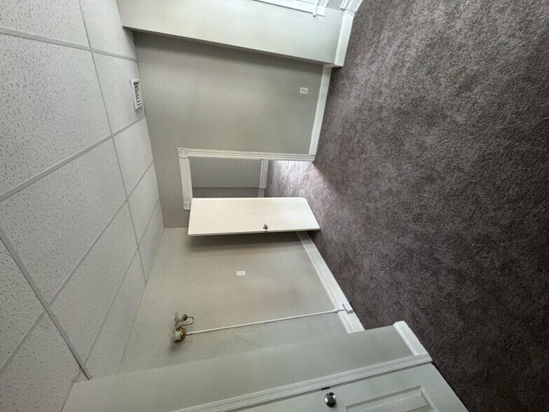 Building Photo - 241 N 4th St