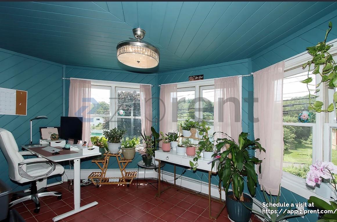 Building Photo - 58 Litchfield St