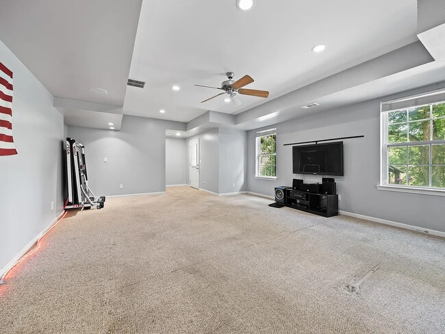 Building Photo - 9738 Northfork Dr
