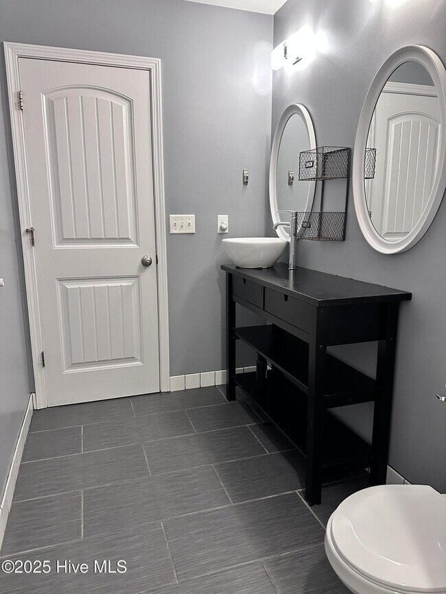 Building Photo - 109 Pennington St