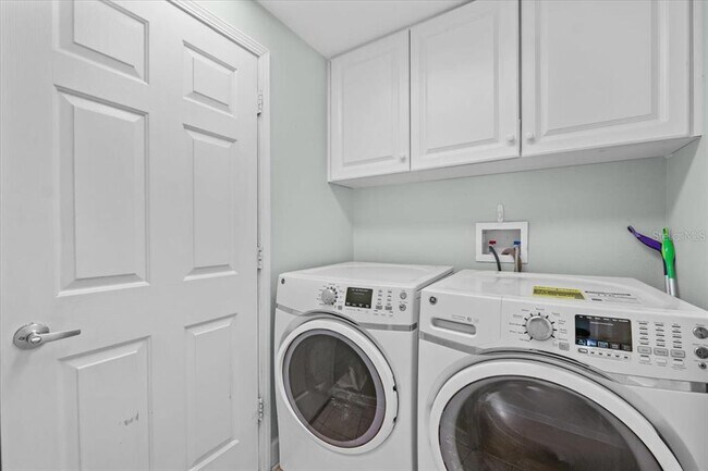 Building Photo - 15604 Durango Cir