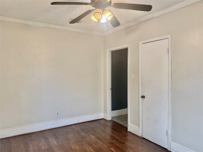 Building Photo - 1115 Caplin St