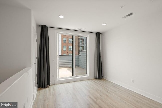 Building Photo - 1862 Michael Faraday Dr.