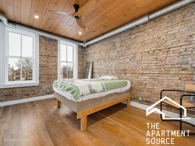 Building Photo - 2140 N Oakley Ave