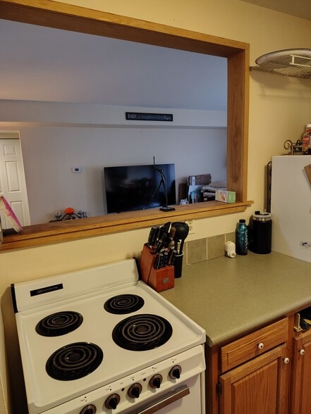 Building Photo - 2132 Pauline Blvd