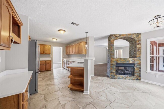 Building Photo - 125 Janis Marie Cove