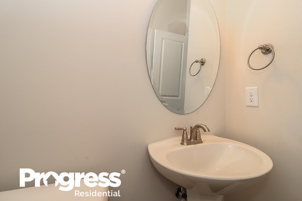 Building Photo - 190 Grey Hawk Dr