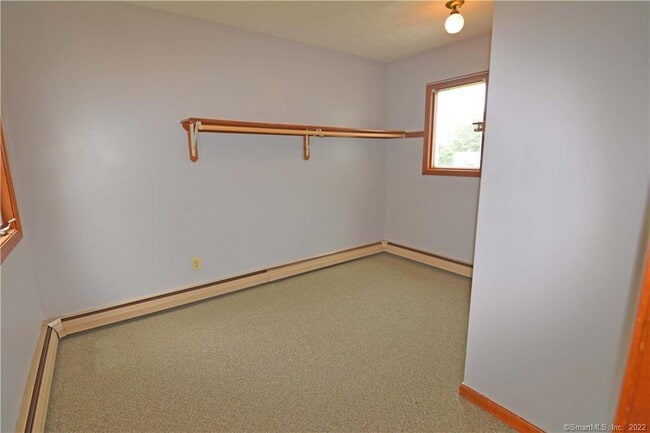 Building Photo - 405 Maple Ave