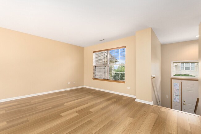 Building Photo - 2611 Canyon Dr