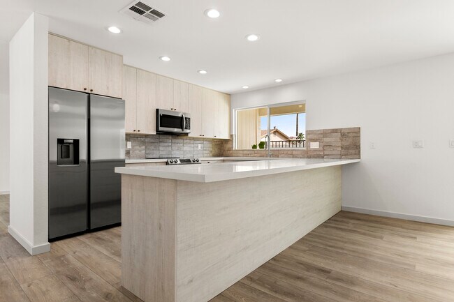 Building Photo - 6021 E Acoma Dr