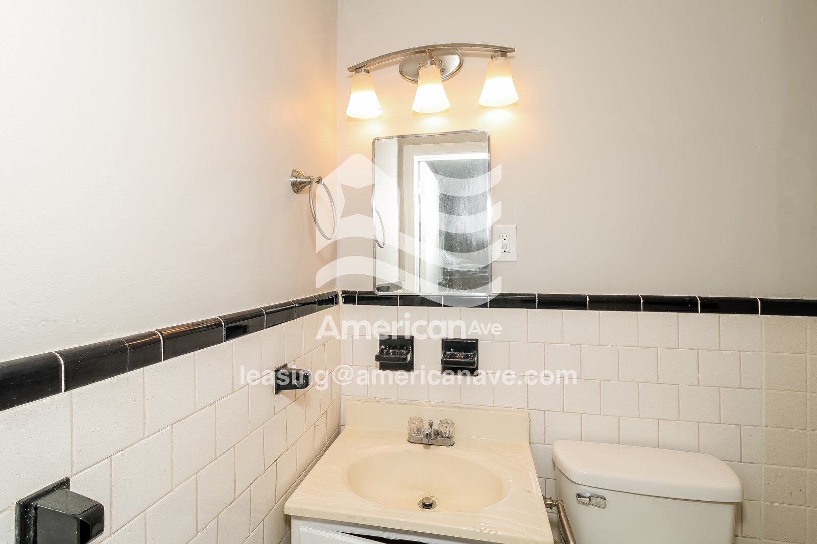 Building Photo - 2109 Gayley St