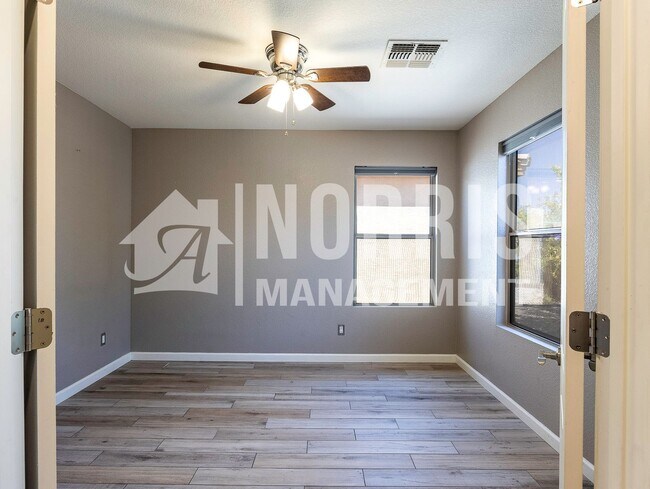 Building Photo - Beautiful Remodeled Home with 3 Rooms