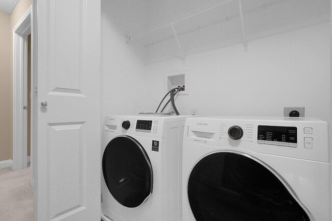 Building Photo - 5527 Albany Terrace Way