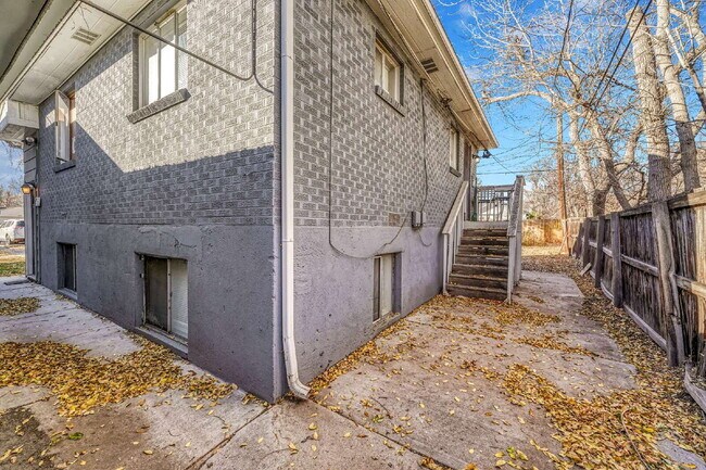 Building Photo - $1,395 — 2 bed, 1 bath renovated basement ...