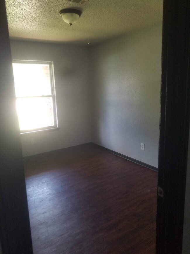 Building Photo - 3205 SE 55th St