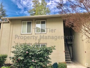 Building Photo - Meticulously renovated 2 Bd/1 Ba, 889 sf, ...