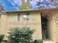 Building Photo - Meticulously renovated 2 Bd/1 Ba, 889 sf, ...